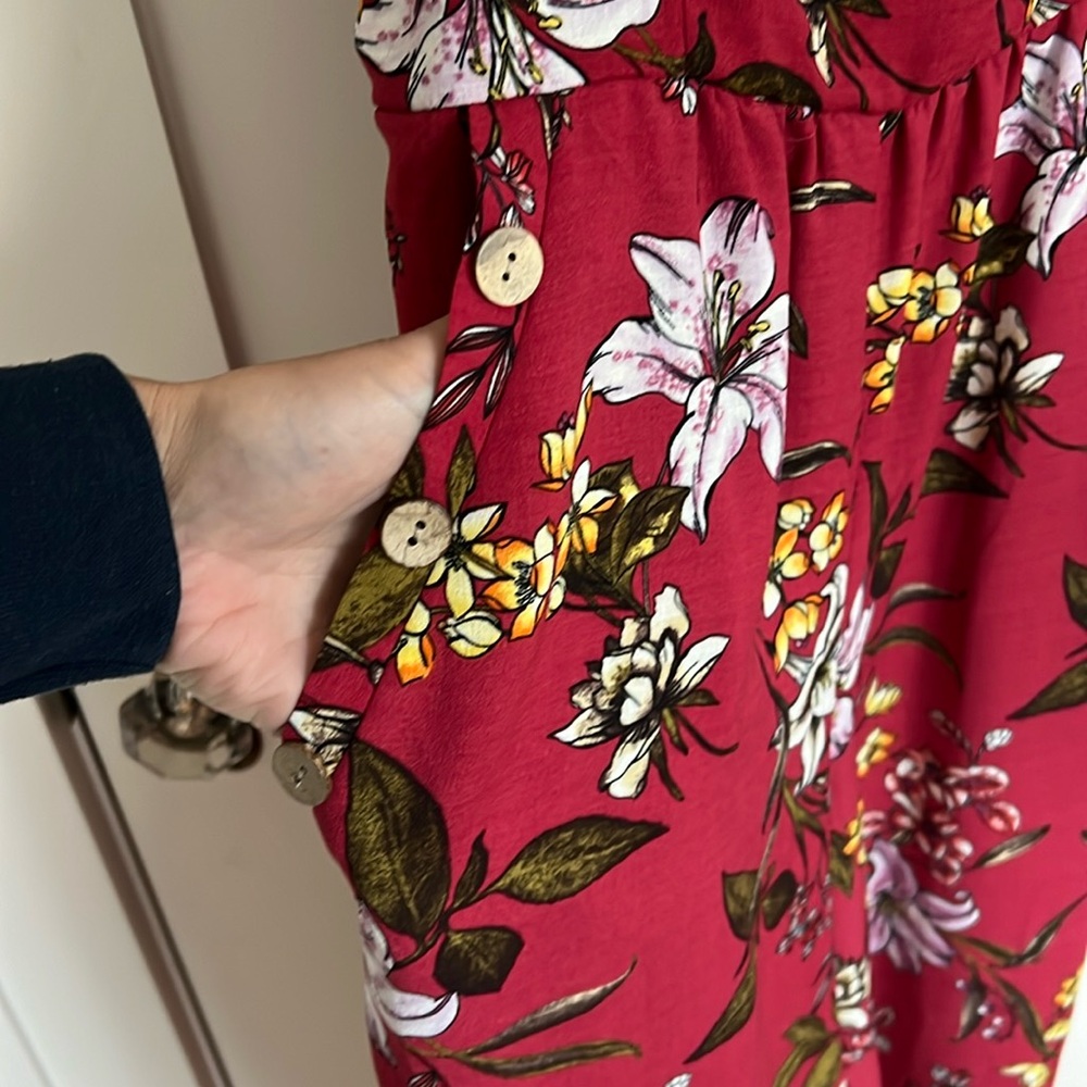 🕶️Red Floral Romper Jumpsuit Medium wide leg - Picture 4 of 6